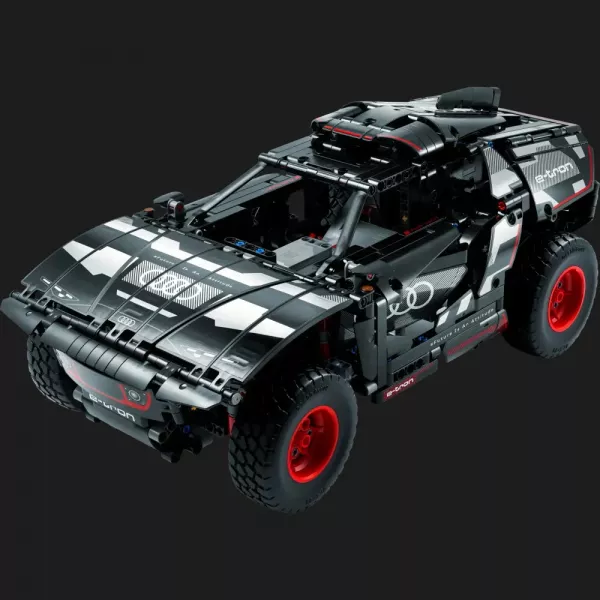 Конструктор LEGO Technic Audi RS Q e-tron (42160)